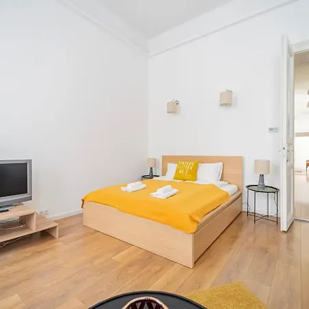 Pretty Haven * Budapest